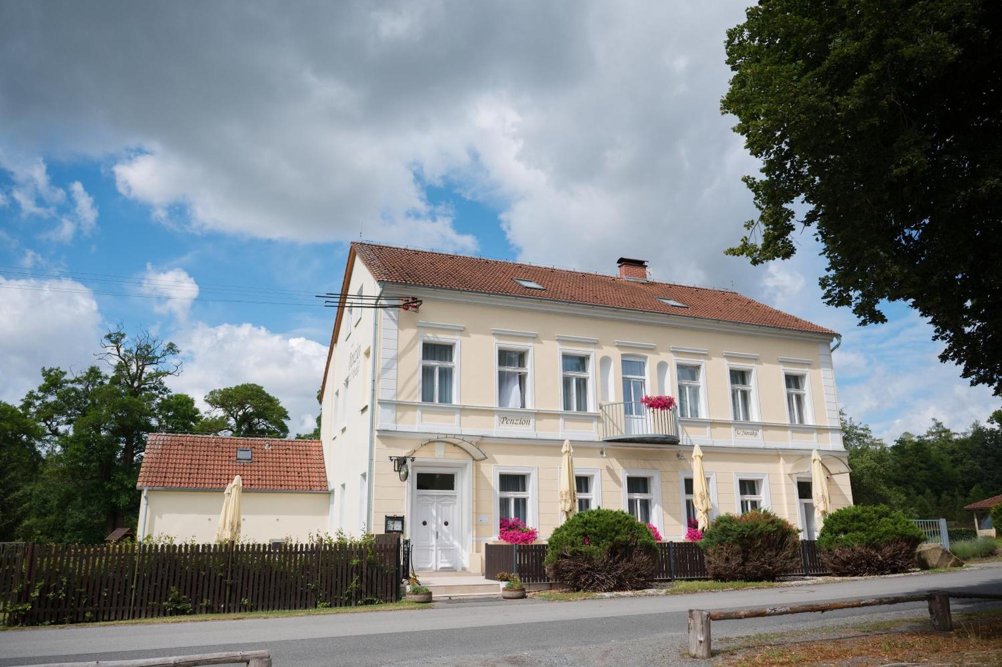 Penzion U Novaku Kozli u Orlika ภายนอก รูปภาพ