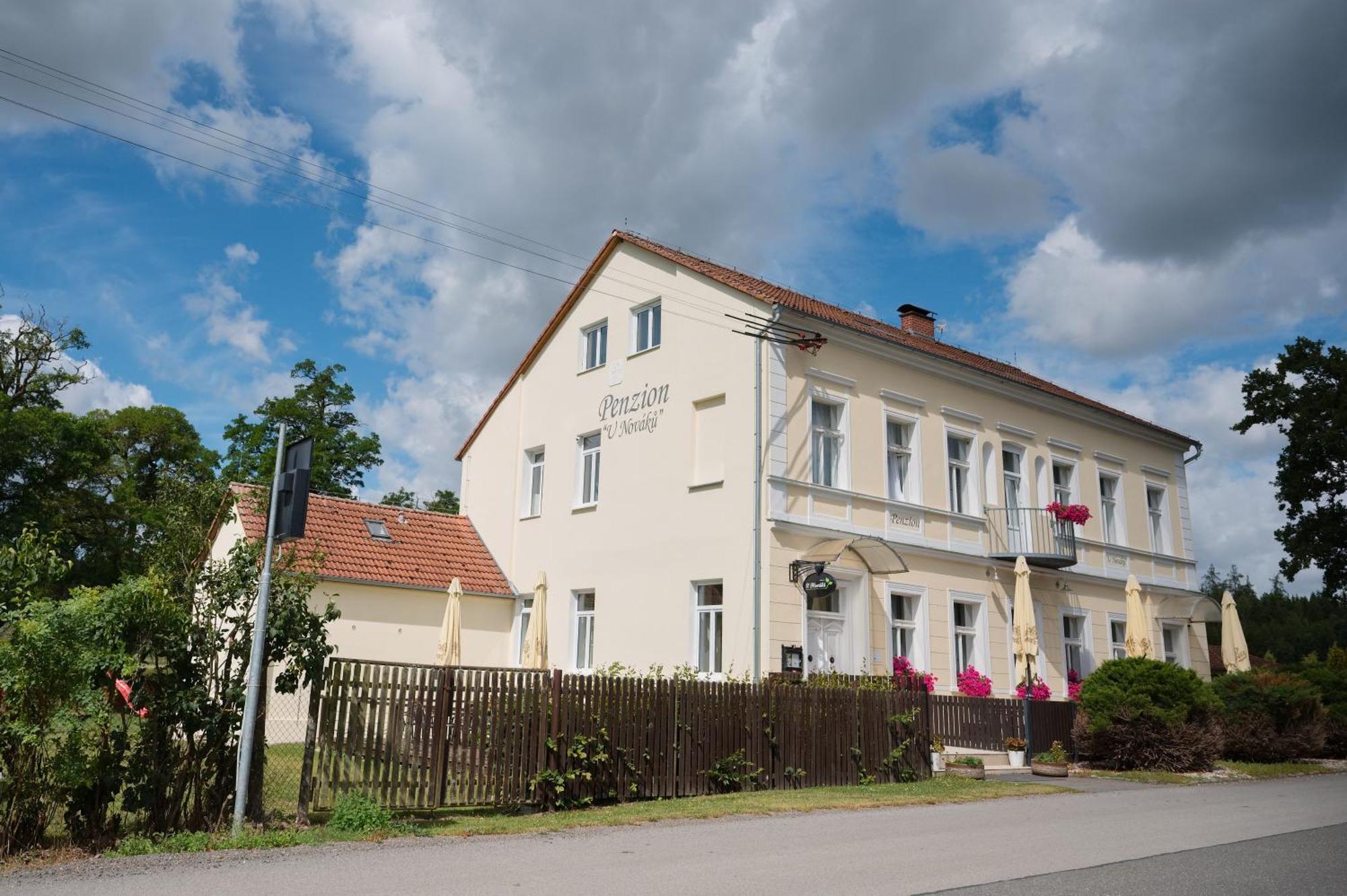 Penzion U Novaku Kozli u Orlika ภายนอก รูปภาพ