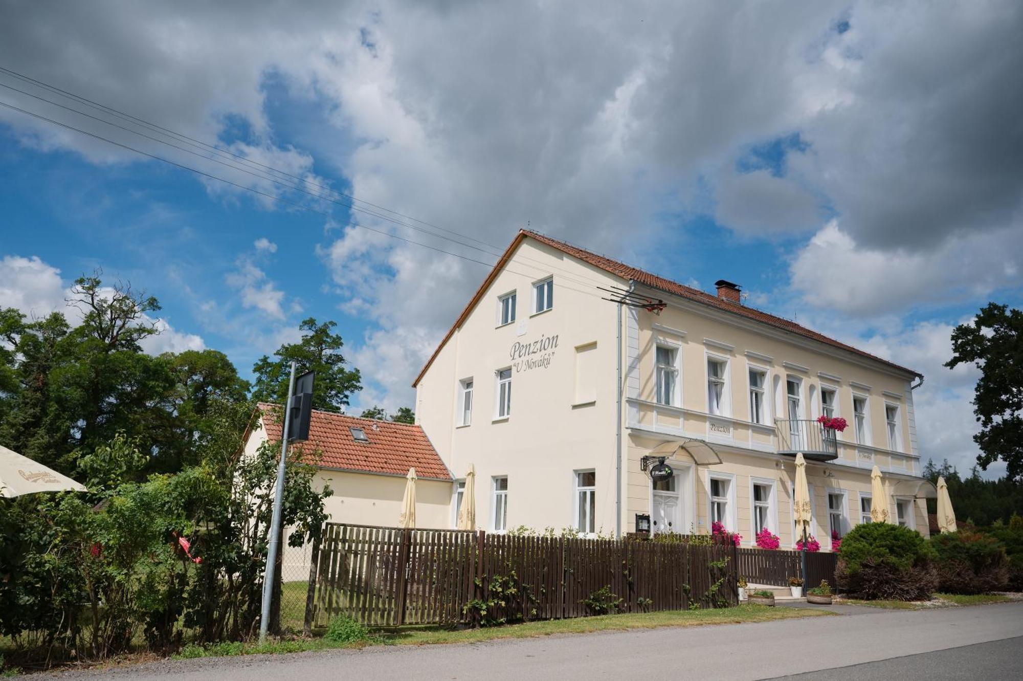 Penzion U Novaku Kozli u Orlika ภายนอก รูปภาพ